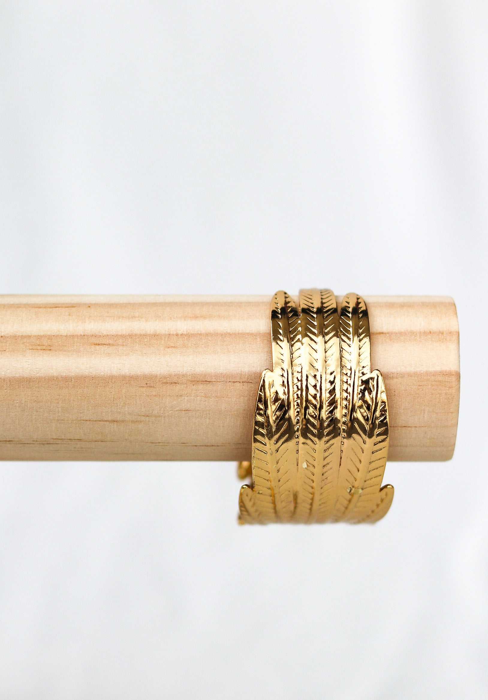 Golden Feathers Cuff Bracelet!
