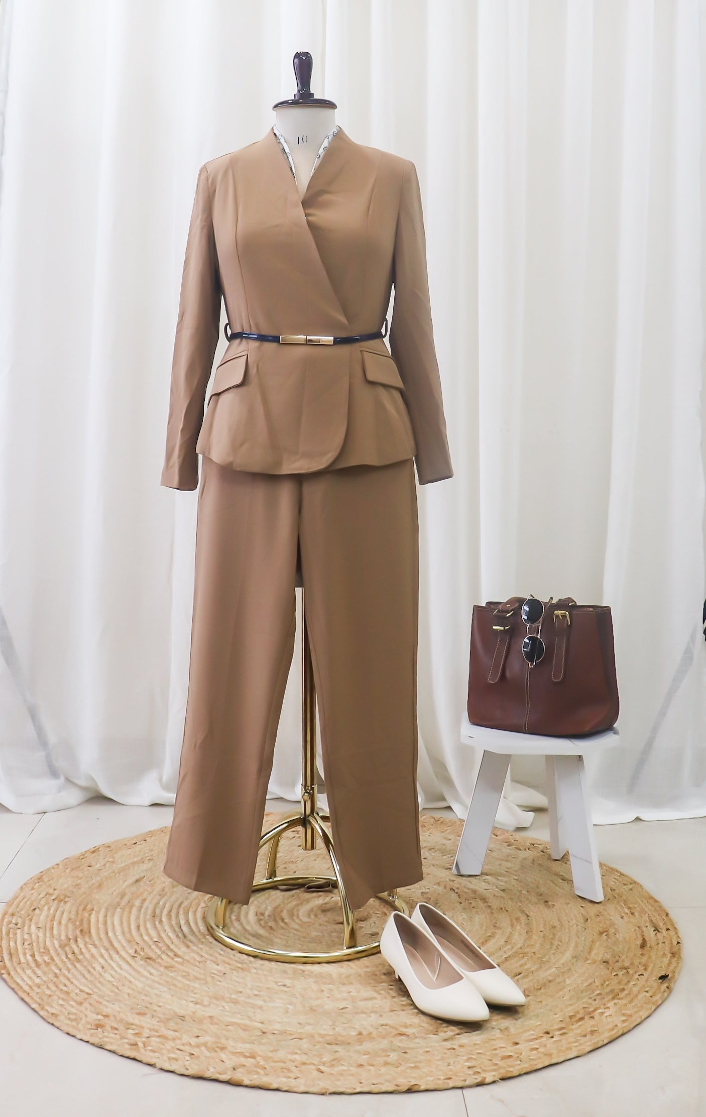 Power brown Pantsuit! 💼✨