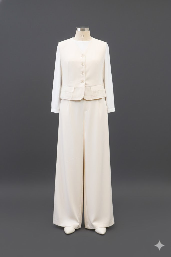 Ivory Days City Suit Set!