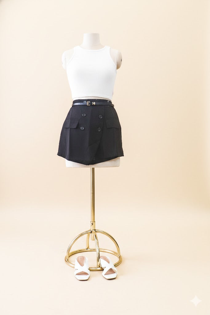 Chic Black Skort!
