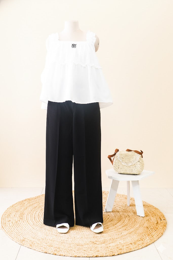 Timeless Black Pleated Trousers!