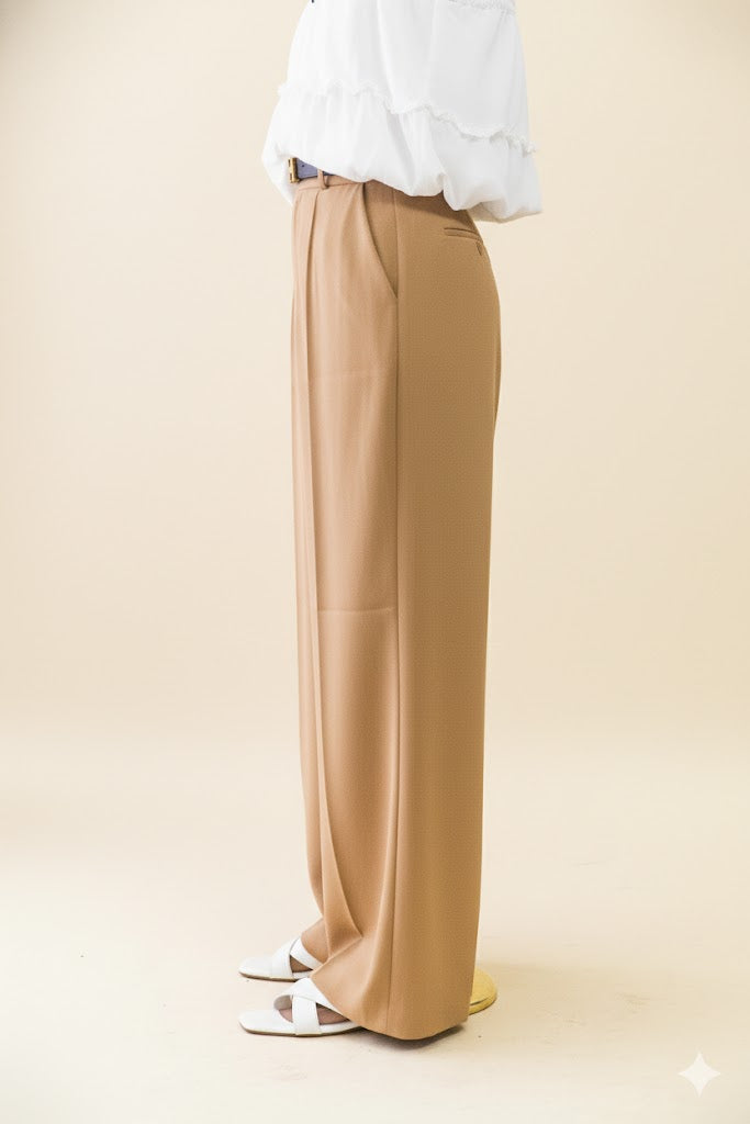 Timeless Brown Pleated Trousers!