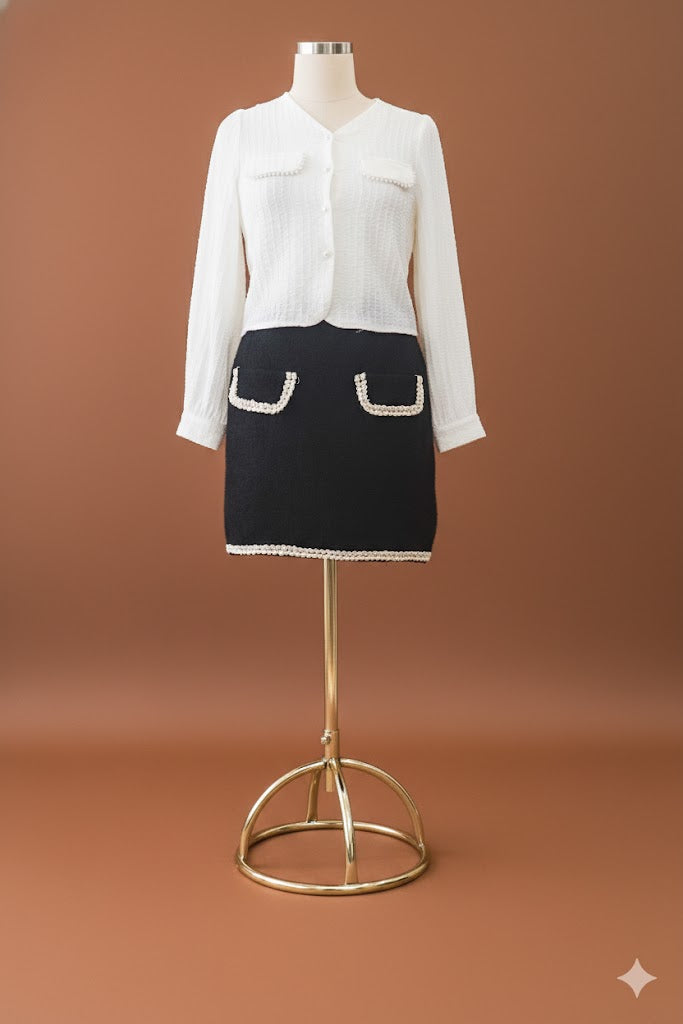 Elegant Ruffle Trim Blouse!